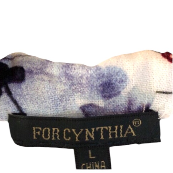 For Cynthia “Watercolor” print Top With White eyelet lace trim Size Large Gorg! - Picture 7 of 14